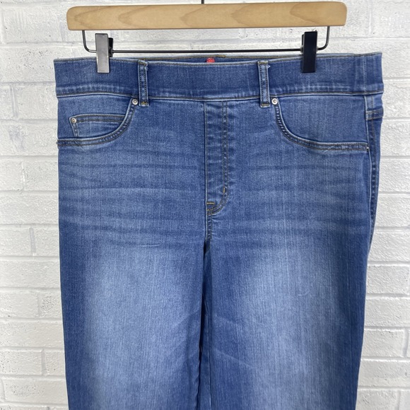 Spanx Pull On Straight Leg Jeans Womens Size XL Medium Wash Stretch Minimalist - Picture 2 of 11